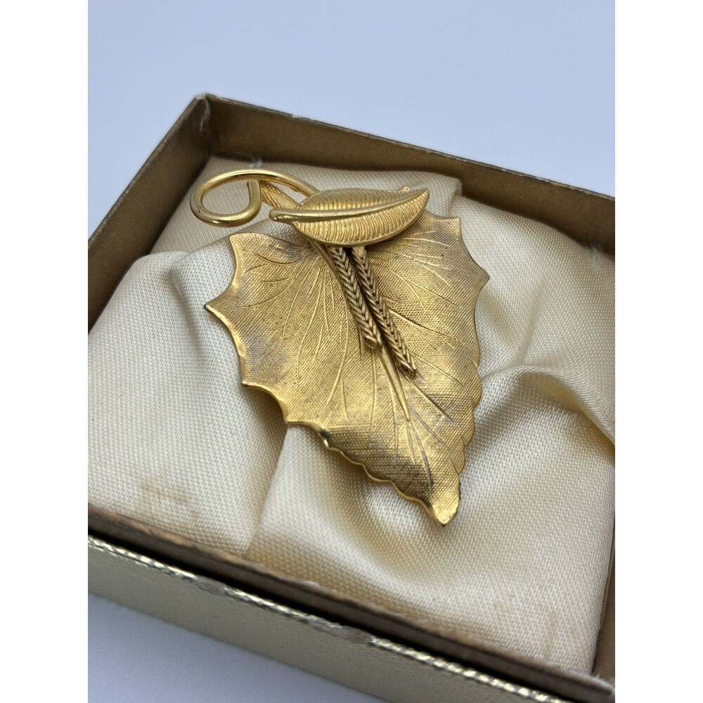 Layered Leaves Brushed Gold Dangle Center Chain Brooch Pin VTG 2”